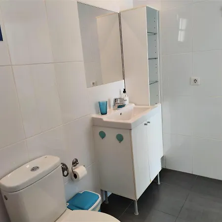 Modern Poolside Apartment, Peaceful Atalaya Complex Central Puerto Del Carmen 公寓 蒂亚斯